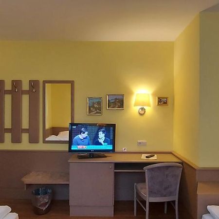 Hotel Astoria Bergrheinfeld Zewnętrze zdjęcie